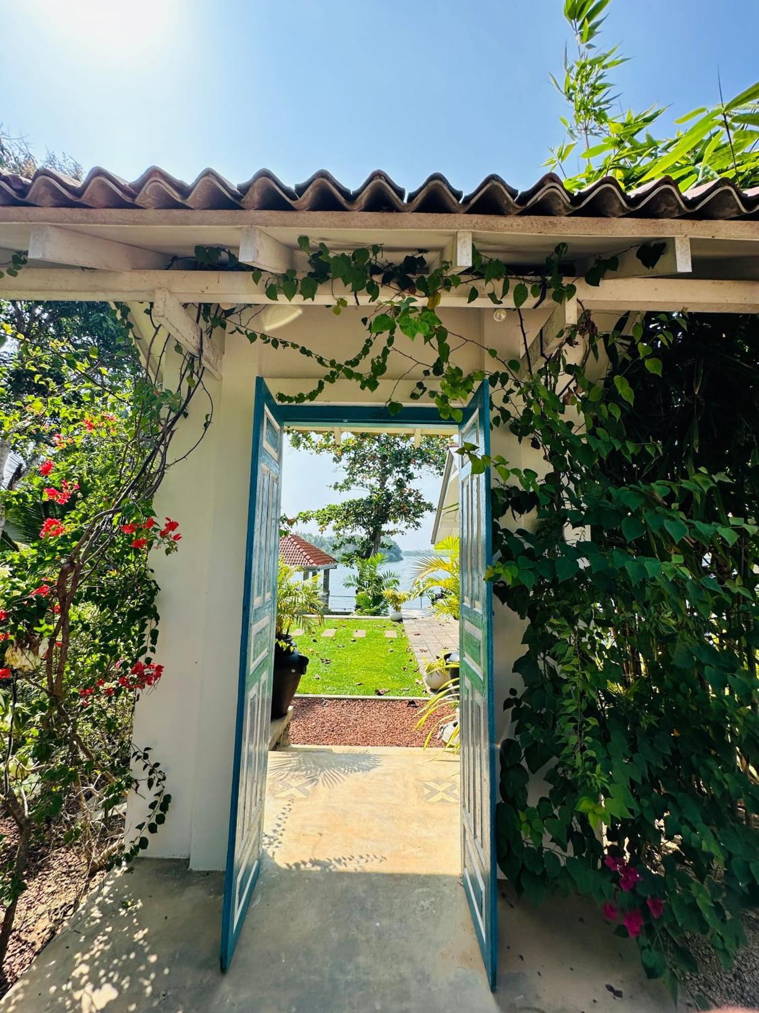 The Niche Hikkaduwa - 10 Minutes To The Beach Экстерьер фото